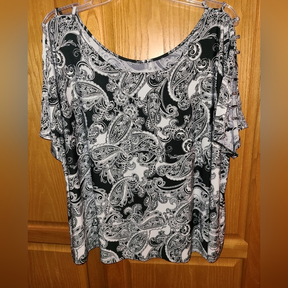 Top - Picture 2 of 4